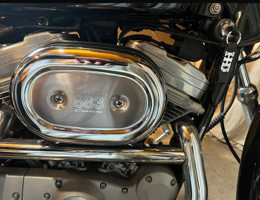 HARLEY DAVIDSON 883 - ÉDITION 100 TH ANNIVERSAIRE - DÉPÔT VENTE