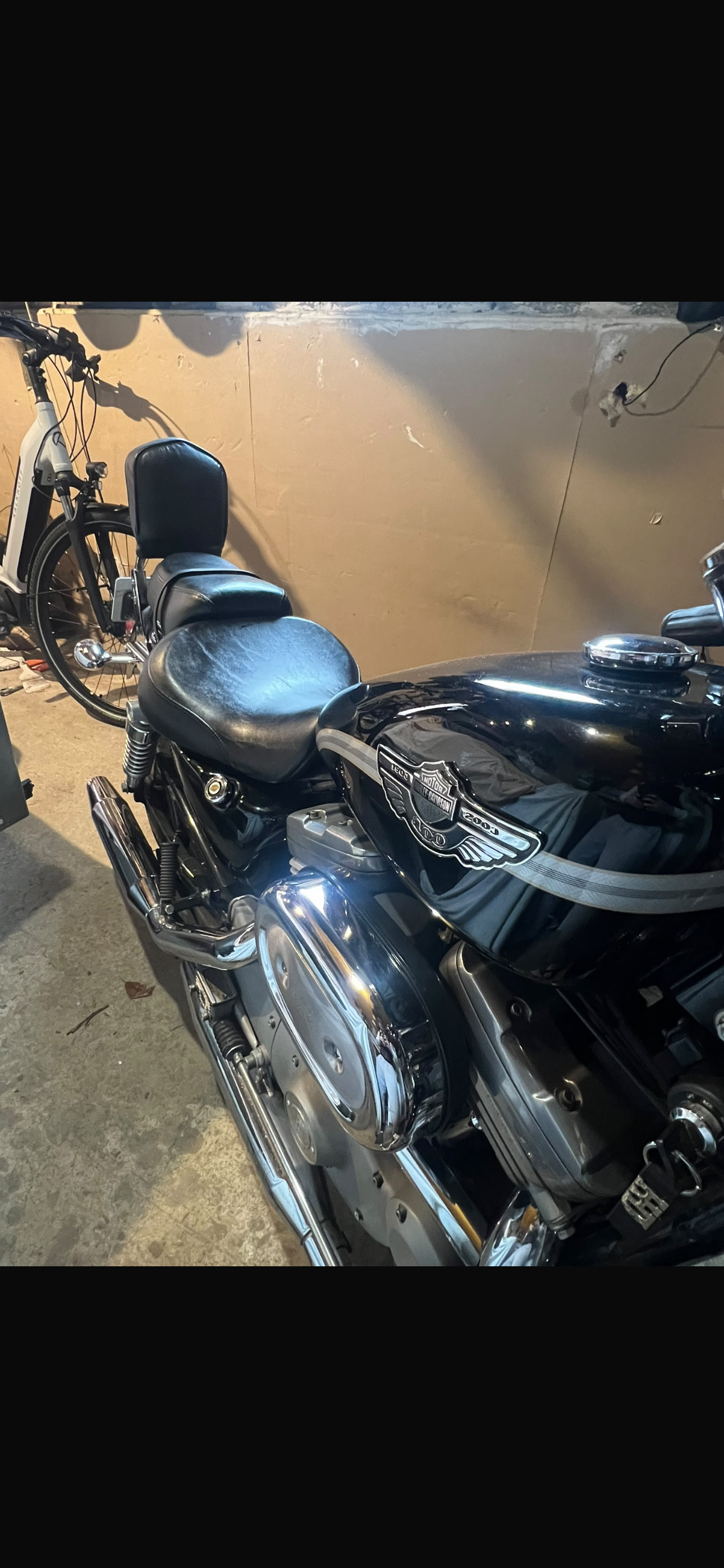 HARLEY DAVIDSON 883 - ÉDITION 100 TH ANNIVERSAIRE - DÉPÔT VENTE