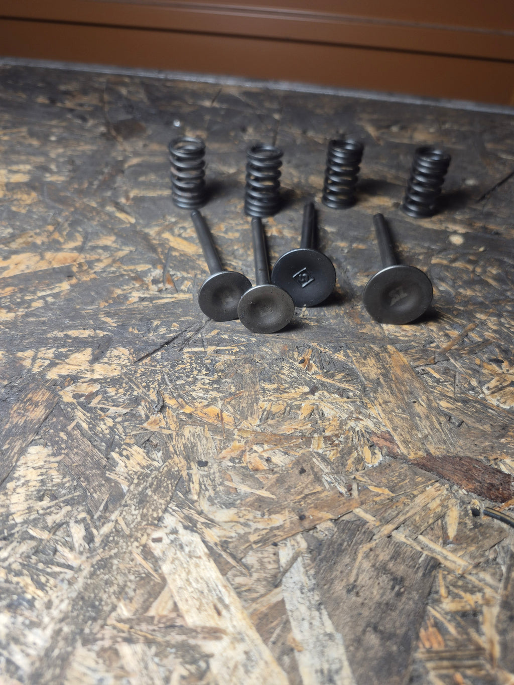 SOUPAPES ET RESSORTS - HONDA CM125