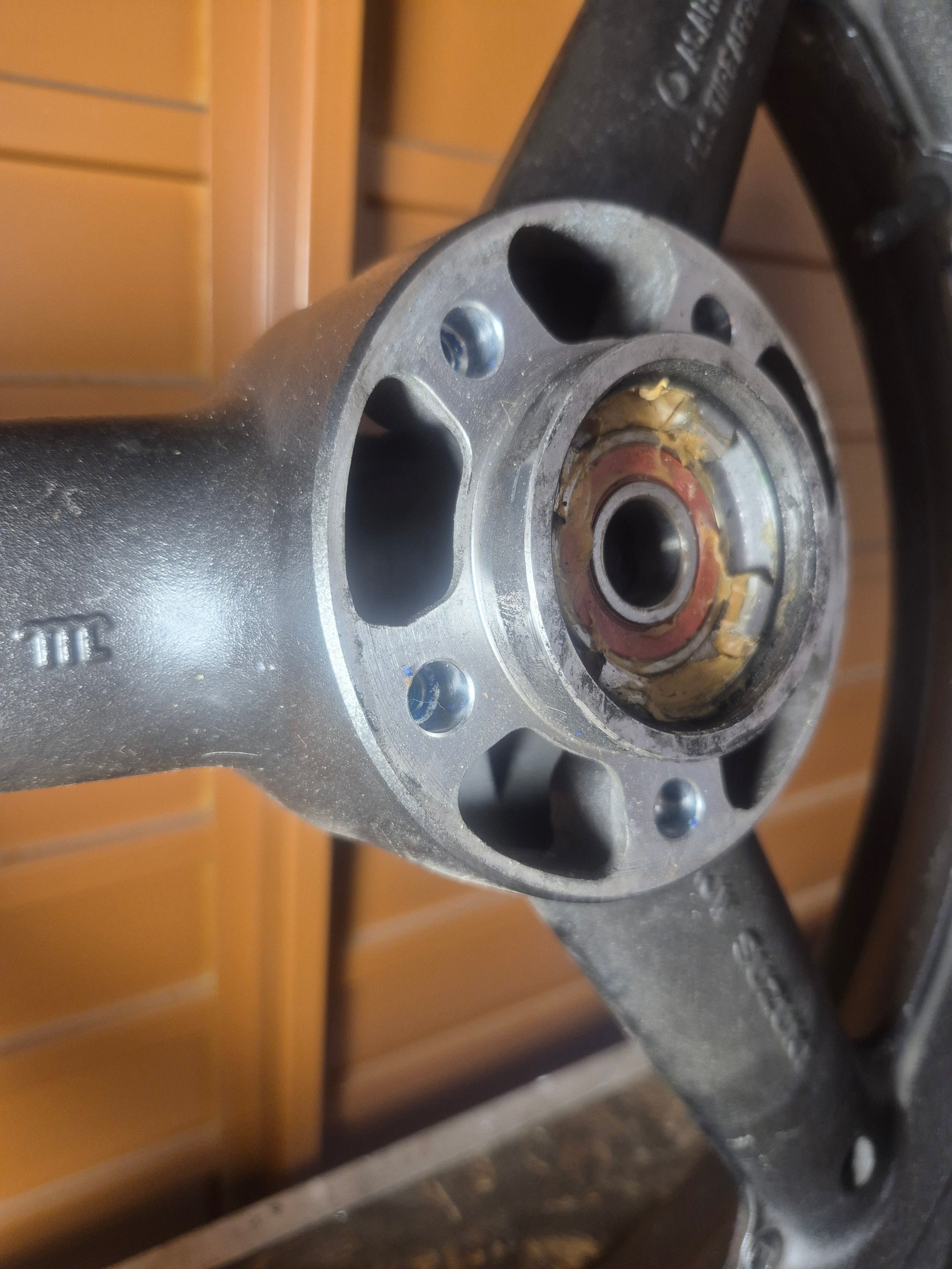 ROUE AVANT - SUZUKI BANDIT 600 - 2001 - TYPE ORIGINE