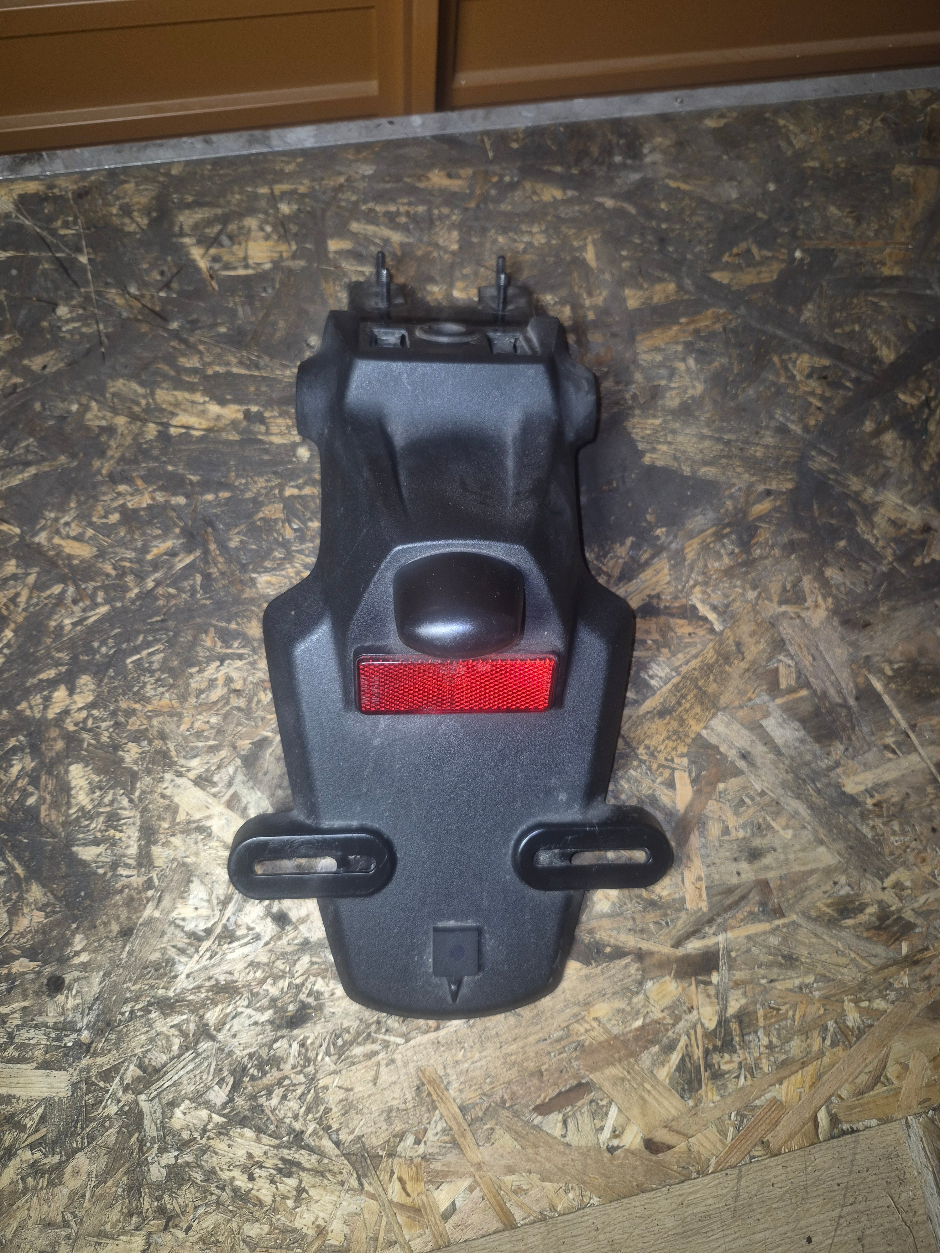 SUPPORT DE PLAQUE - GARDE BOUE - YAMAHA XSR125